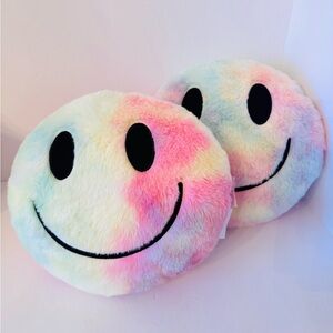 NWT Set of 2 Colorful Soft Smiley Face Plush Pillows
